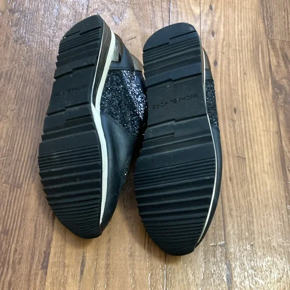Michael Kors sneakers size 7.5 - Picture 5 of 8